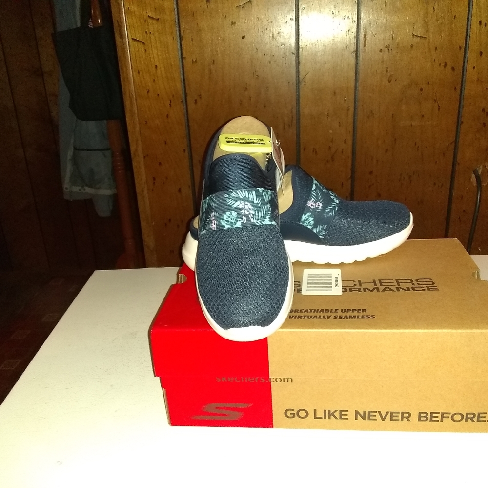 Skechers Go Walk Joy Shoes